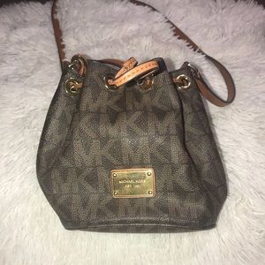 Small auth Michael Kors crossbody